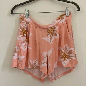 Fighting Eel Floral Women's Shorts